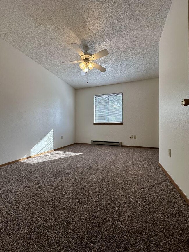 Building Photo - 2 bedroom in Billings MT 59101