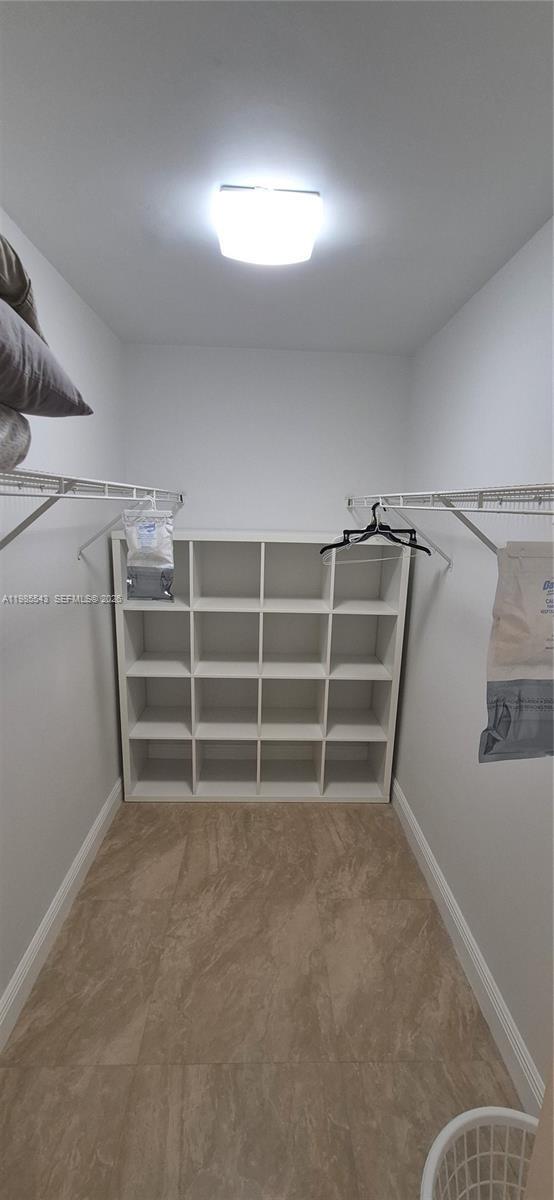 Building Photo - 14401 N Kendall Dr