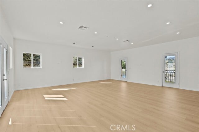 Building Photo - 1138 Lakeview Dr