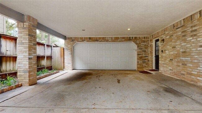 Building Photo - 3510 Cypresswood Dr
