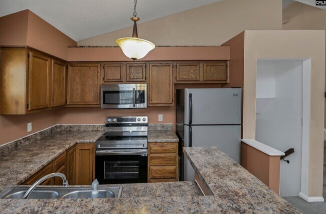 Building Photo - 100 Woodspur Rd