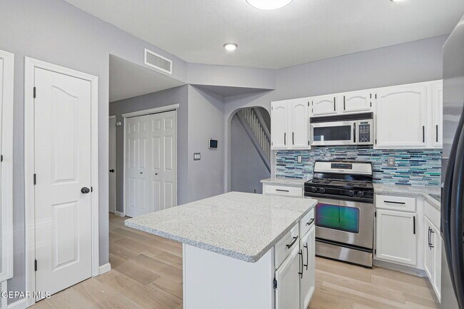 Building Photo - 12325 Tierra Bella Dr