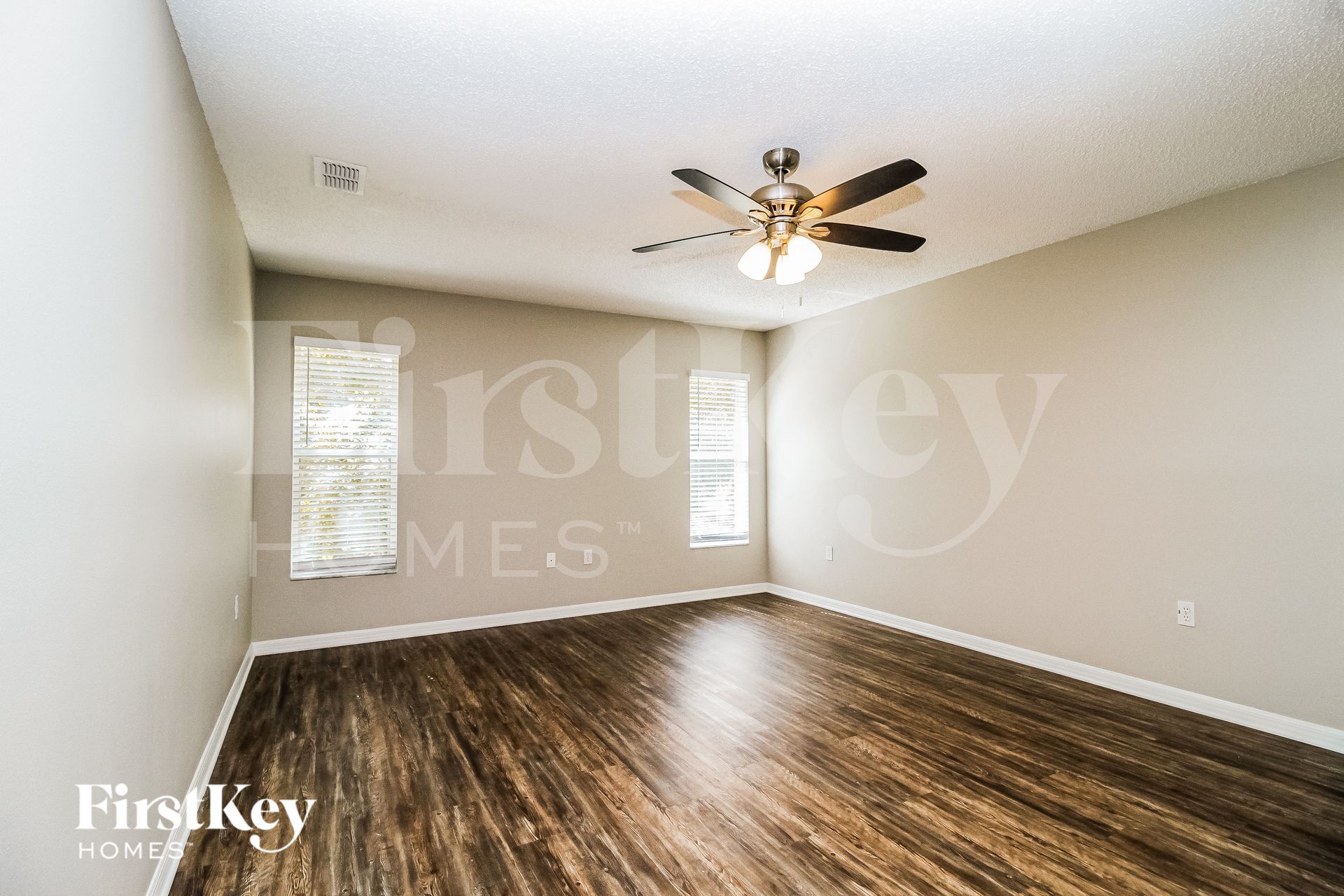 Building Photo - 2579 Coachman Dr