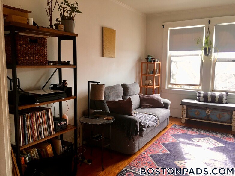 Building Photo - 155 Summer St