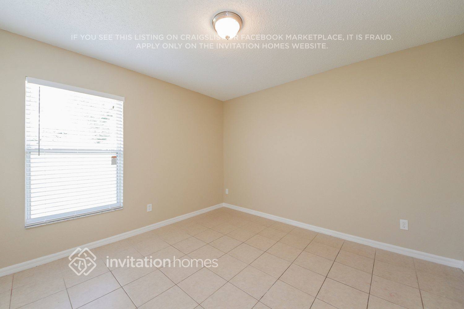 Building Photo - 1911 Summit Oaks Cir