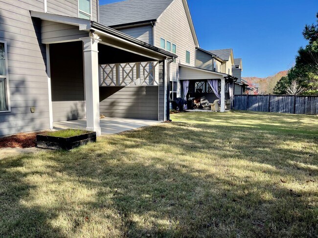 Building Photo - 7260 Silk Tree Pointe