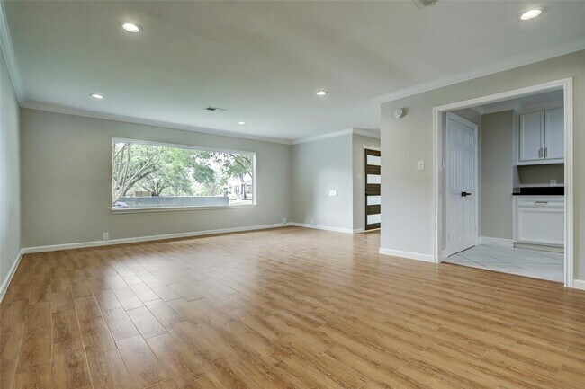 Building Photo - 2803 Conway St