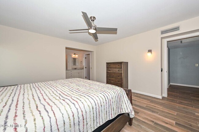 Building Photo - 14227 W Yosemite Dr