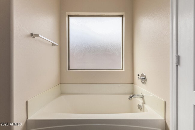 Building Photo - 3335 W La Salle St