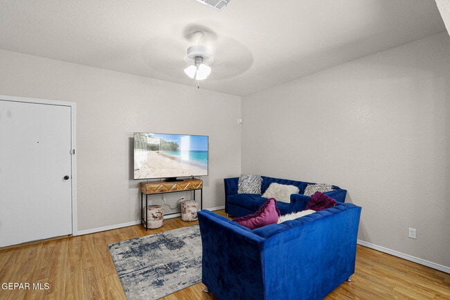 Building Photo - 2057 Shreya St