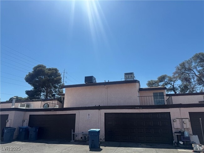 Building Photo - 4378 Caliente St