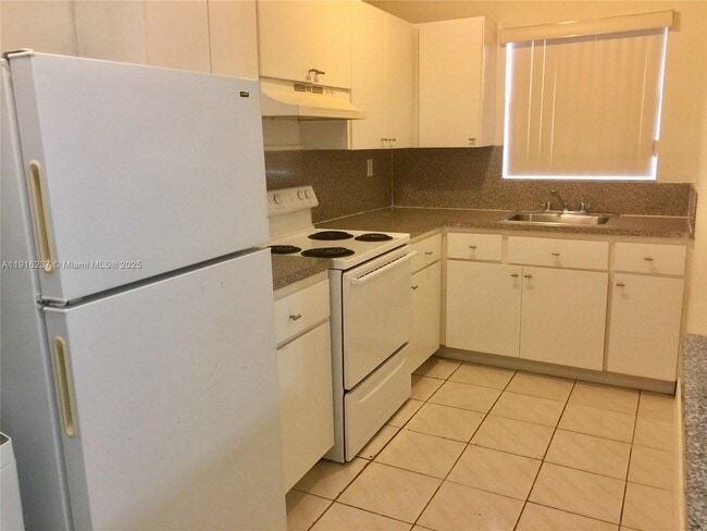 Building Photo - 11378 W Flagler St