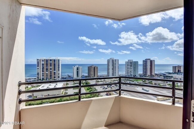 Building Photo - 1 Oceans W Blvd