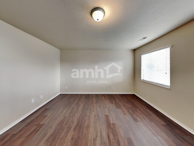 Building Photo - 4445 S Wakeport Bay