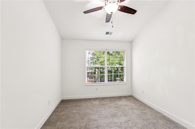 Building Photo - 3040 Bernauer Trce
