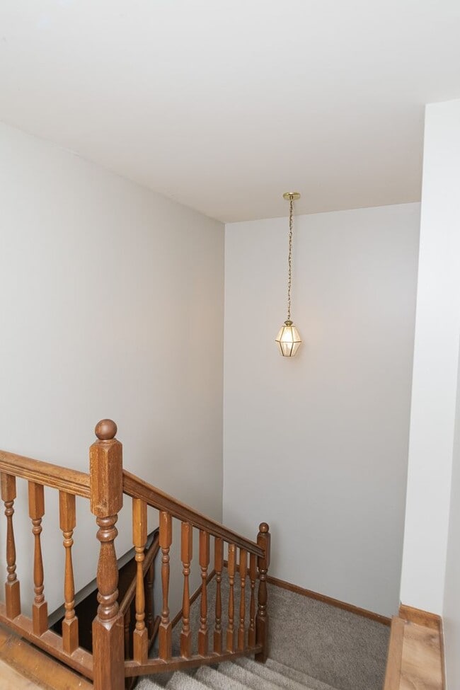 Building Photo - 3 bedroom / 2.5 bathroom Townhome for Rent...