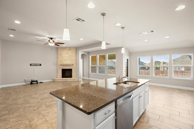 Building Photo - 1937 Little George Dr