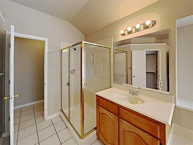 Building Photo - 643 Big Oak Ct