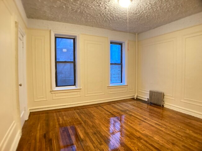 Building Photo - 4530 Broadway