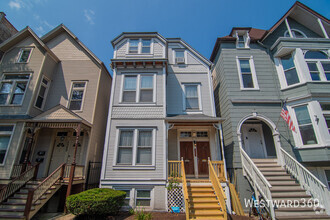 Building Photo - 3356 N Kenmore Ave