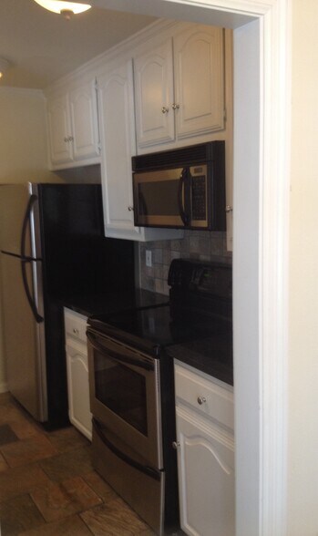 Building Photo - 3412 McFarlin Blvd