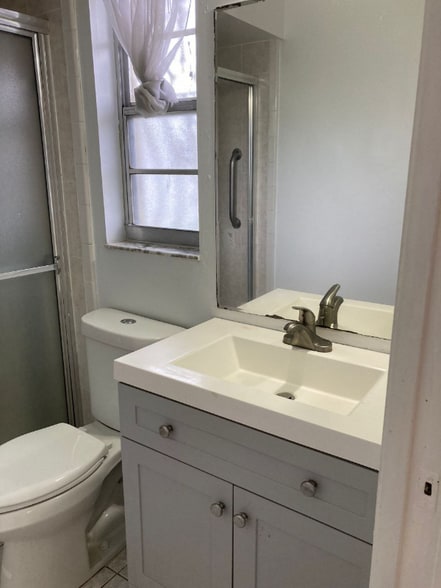 Building Photo - 5665 Nokomis Cir