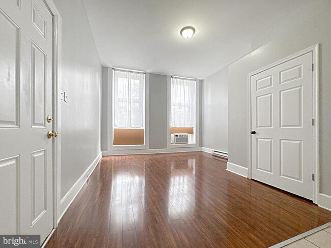 Primary Photo - 1812 McCulloh St