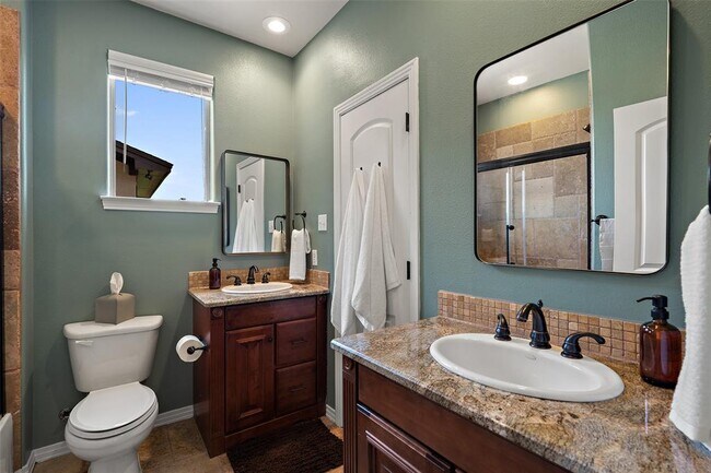 Building Photo - 21803 Briarcliff Dr