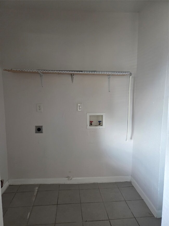 Building Photo - 6813 Avenue O