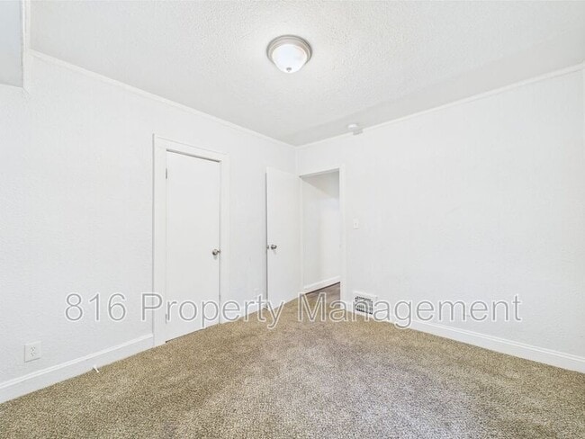 Building Photo - 5611 Olive St