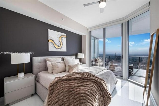 Building Photo - 851 NE 1st Ave