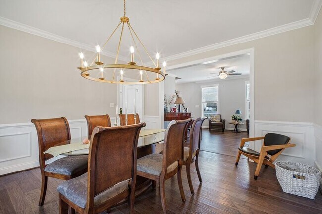 Building Photo - 9366 Alder Dr