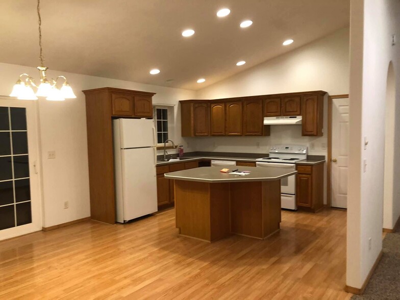 Kitchen - 53 W Tobiano Trl