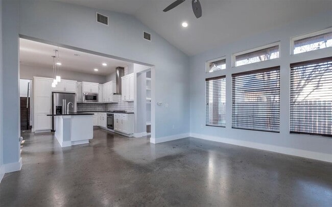 Building Photo - 1128 Gunter St