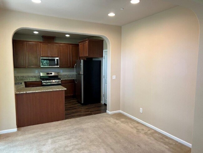Building Photo - Modern 3 Bedroom 2 Bath 2 Story Vacaville Pets OK *Star Rentals