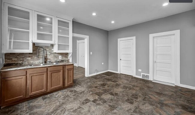 Building Photo - 3134 W 88th St