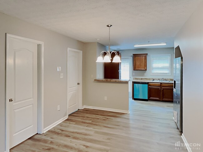 Building Photo - 1032 Wedgewood Ct NE