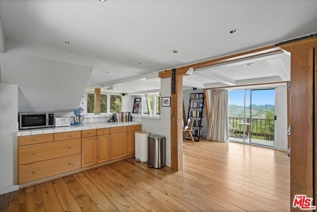 Building Photo - 22013 Alta Dr