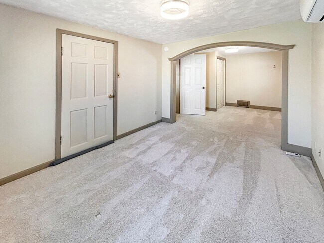 Building Photo - $0 DEPOSIT OPTION. CHARMING 3 BEDROOM WITH FENCED IN YARD AND DETACHED GARAGE IN DENVER'S BERKELE...