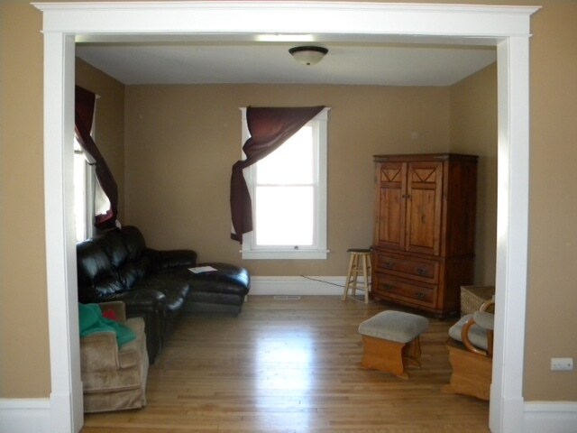 Building Photo - 309 Birch Ave S