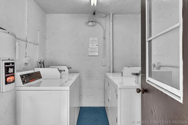 Building Photo - 21904 Lake Forest Cir