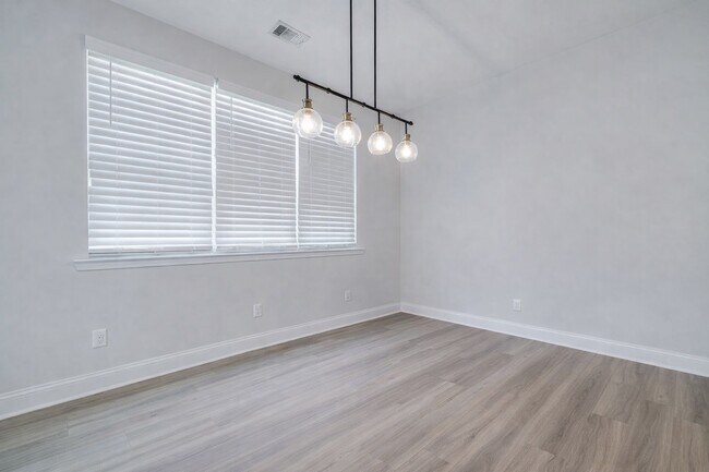 Building Photo - 106 Cobbleton Dr