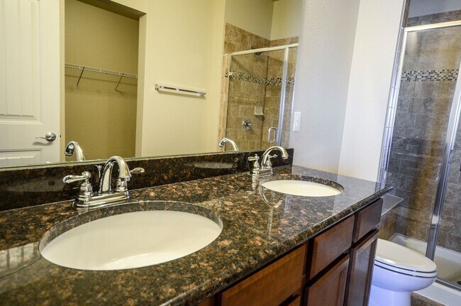 Building Photo - 3836 Manhattan Ave