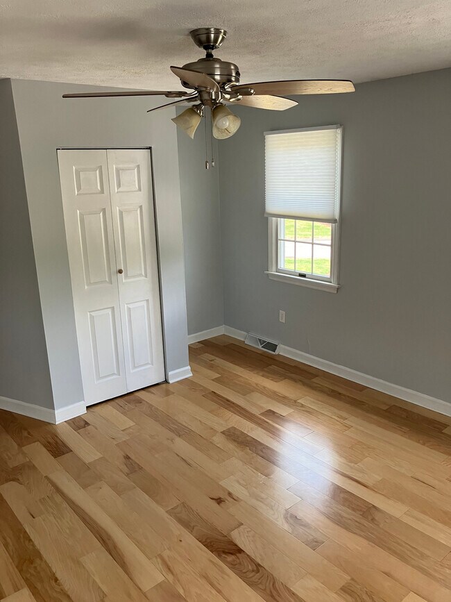 Building Photo - 77 Hennig Dr