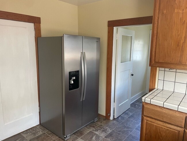 Building Photo - WILLOW GLEN - Well Maintained 2/1.5 In Bea...