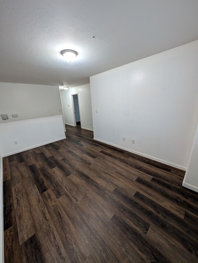 Building Photo - 3200 S Jensen Ct