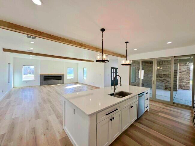 Building Photo - 4912 Jarvis St