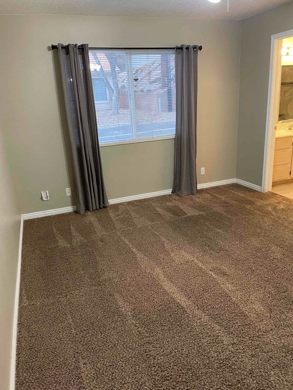 Building Photo - 550 Diagonal St