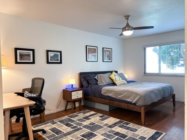 Building Photo - 3674S - Hollywood Beach Hideaway