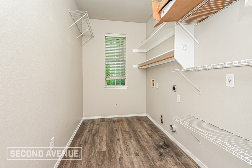Building Photo - 5313 Hayloft Ct